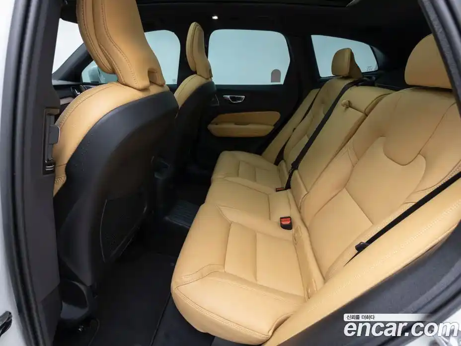 Volvo XC60 2025 2.0 Автомат в Москве № 230746, фото 11