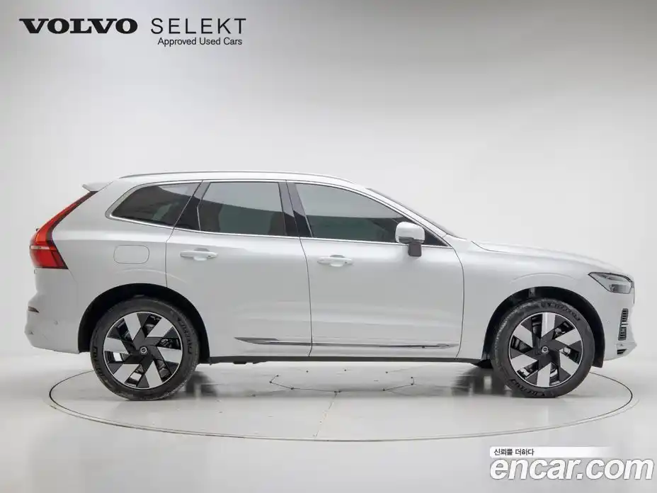 Volvo XC60 2025 2.0 Автомат в Москве № 230746, фото 3