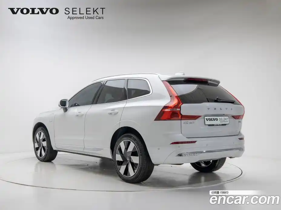 Volvo XC60 2025 2.0 Автомат в Москве № 230746, фото 4