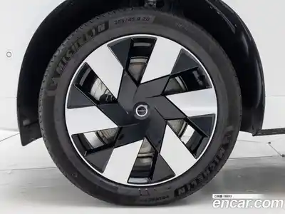 Volvo XC60 2025 2.0 Автомат в Москве № 230746, миниатюра 5