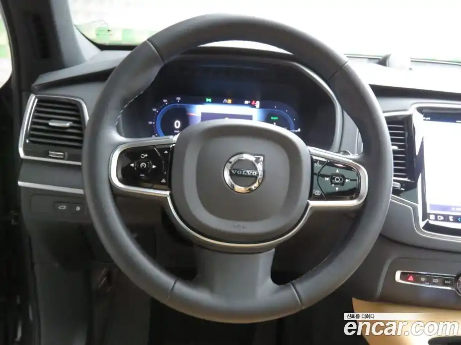 Volvo XC90 2024 2.0 Автомат в Москве № 230784, фото 12