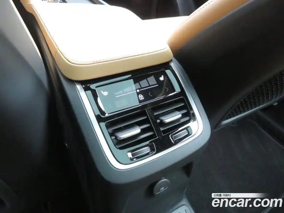 Volvo XC90 2024 2.0 Автомат в Москве № 230784, фото 19