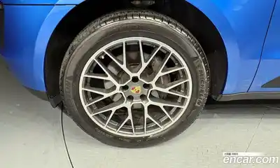 Porsche Macan 2018 2.0 Автомат в Москве № 230986, миниатюра 3