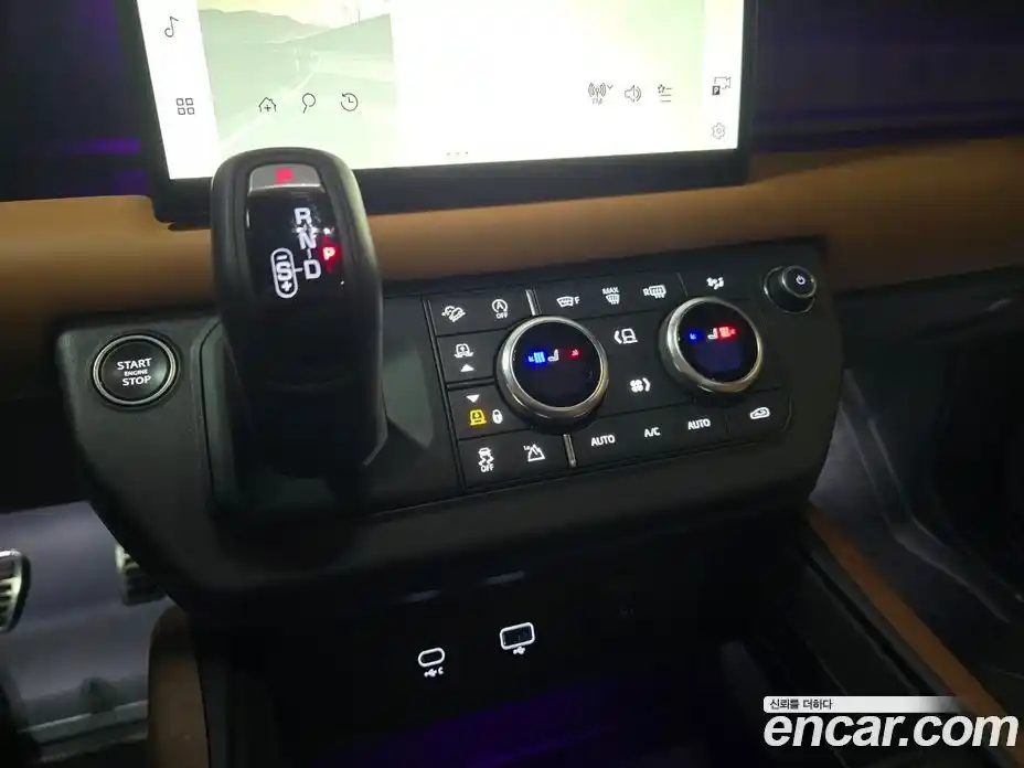 Land Rover Defender 2024 3.0 Автомат в Москве № 231312, фото 18