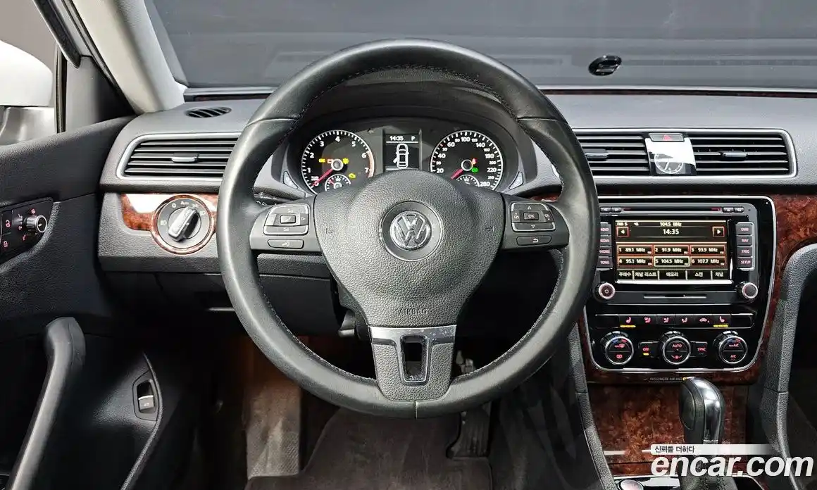 Volkswagen Passat 2013 2.5 Автомат в Москве № 254614, фото 11