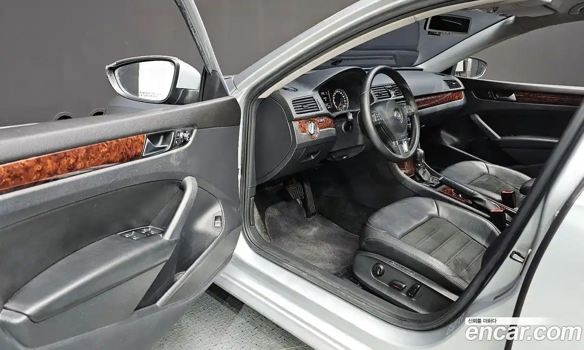 Volkswagen Passat 2013 2.5 Автомат в Москве № 254614, фото 19