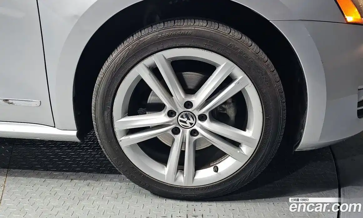 Volkswagen Passat 2013 2.5 Автомат в Москве № 254614, фото 4