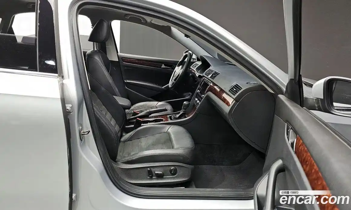 Volkswagen Passat 2013 2.5 Автомат в Москве № 254614, фото 9