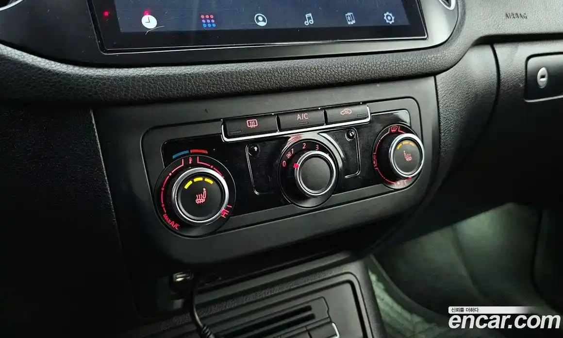 Volkswagen Tiguan 2015 2.0 Автомат в Москве № 277474, фото 11