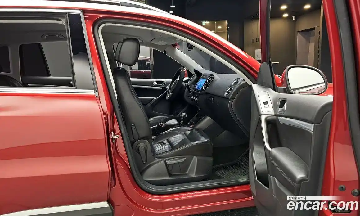 Volkswagen Tiguan 2015 2.0 Автомат в Москве № 277474, фото 19