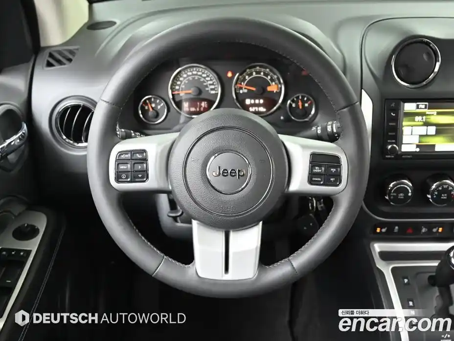 Jeep Compass 2015 2.4 Автомат в Москве № 278468, фото 13