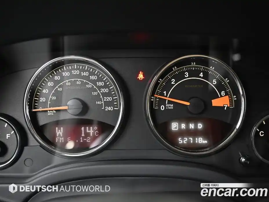 Jeep Compass 2015 2.4 Автомат в Москве № 278468, фото 8