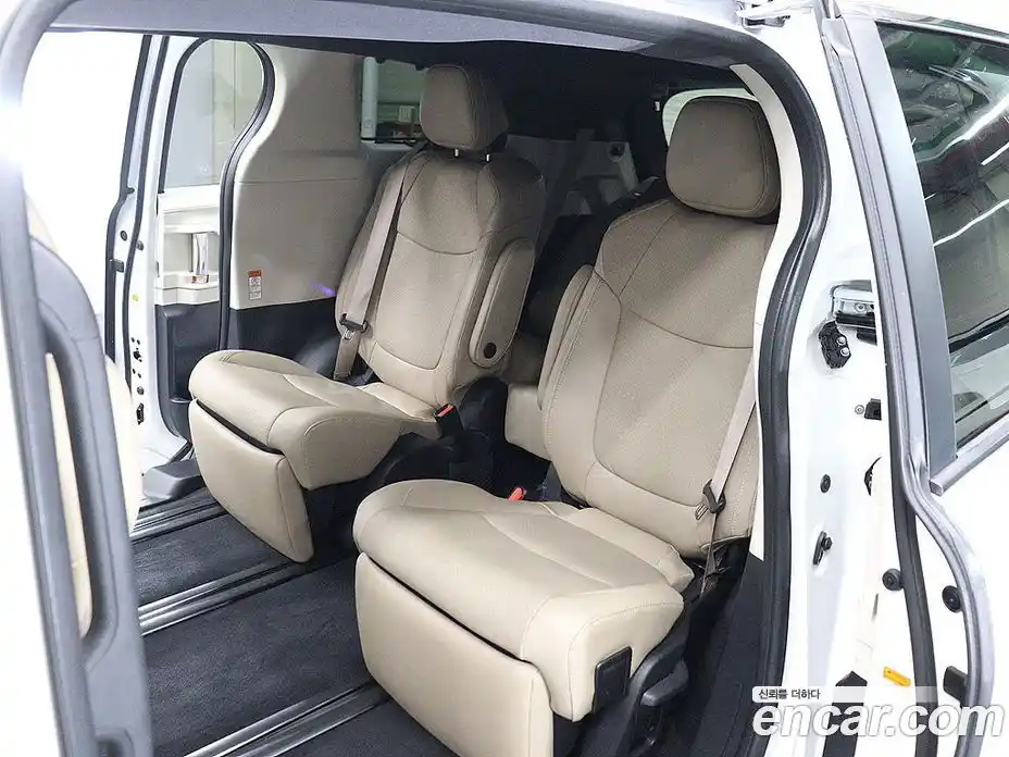 Toyota Sienna 2022 2.5 Автомат в Москве № 279752, фото 11