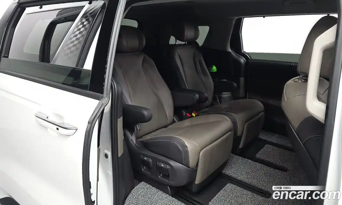 Kia Canival 2025 3.5 Автомат в Москве № 306733, фото 15