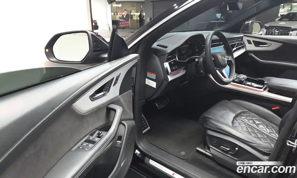 Audi Q8 2020 3.0 Автомат в Москве № 311952, фото 3