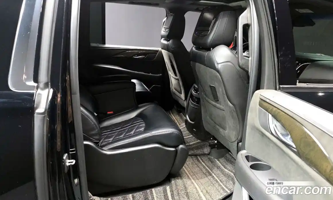 Cadillac Escalade 2019 6.2 Автомат в Москве № 320945, фото 12