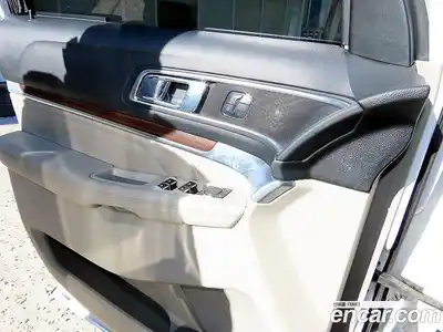 Ford Explorer 2018 2.3 Автомат в Москве № 335366, миниатюра 11