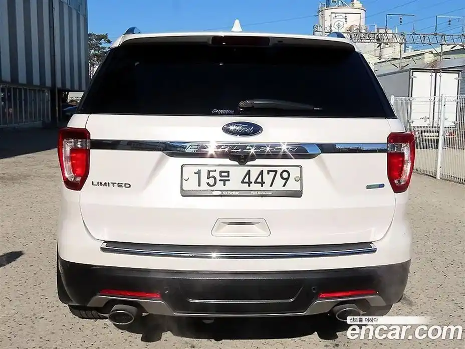 Ford Explorer 2018 2.3 Автомат в Москве № 335366, фото 4
