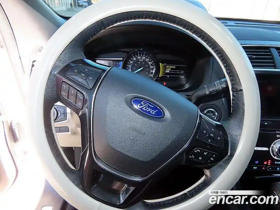 Ford Explorer 2018 2.3 Автомат в Москве № 335366, фото 8