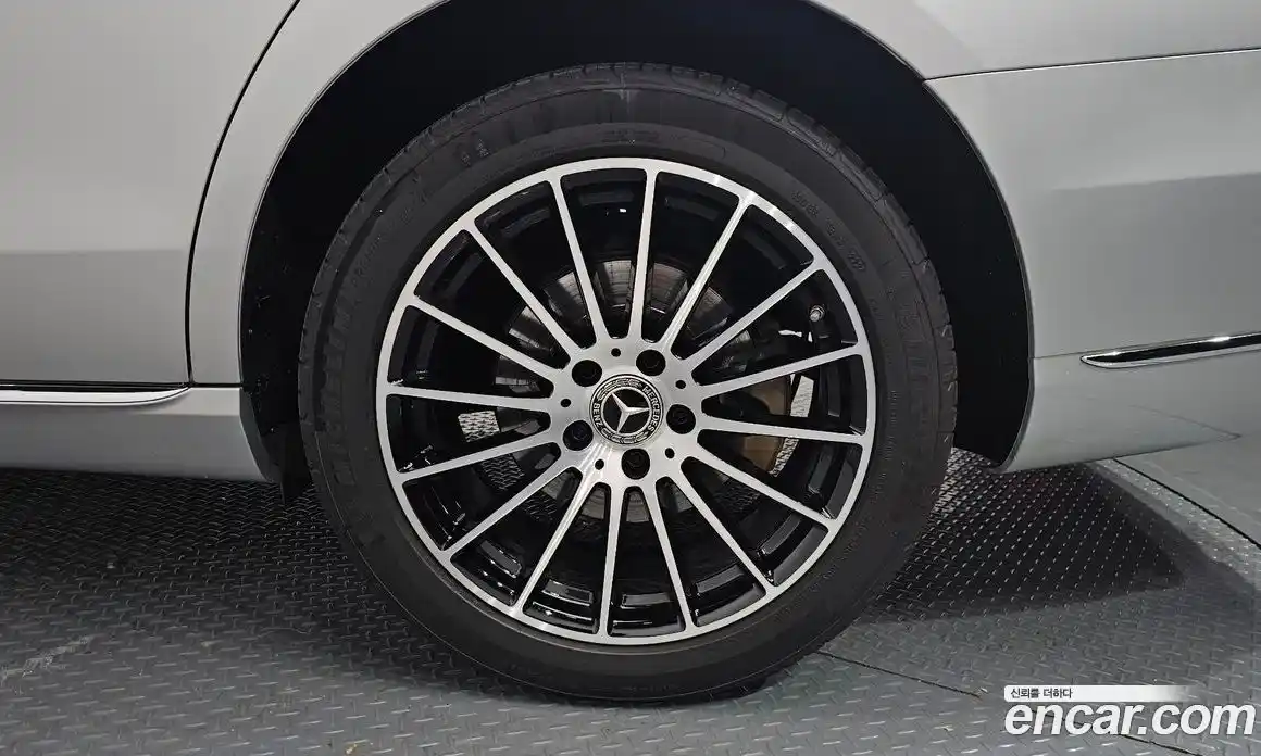 Mercedes-Benz E-Class 2019 2.0 Автомат в Москве № 343017, фото 10