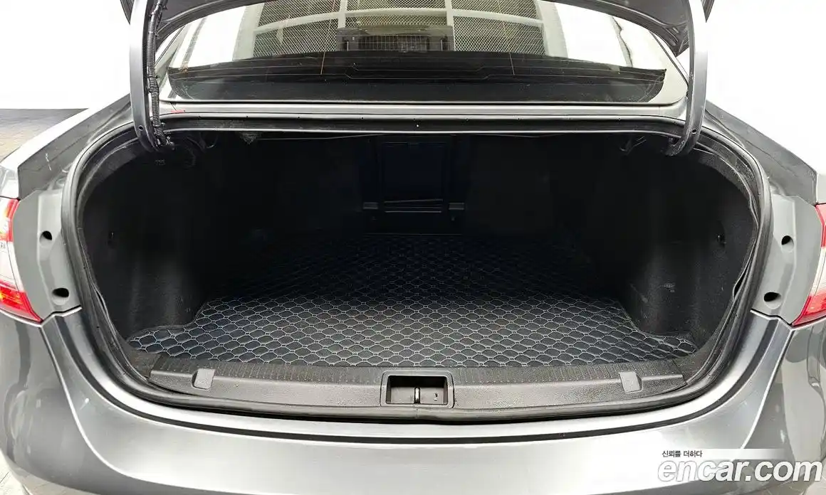 Renault SM3 2016 1.6 Автомат в Москве № 106088, фото 11