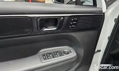 Hyundai Santa Fe 2024 1.6 Автомат в Москве № 110926, миниатюра 4