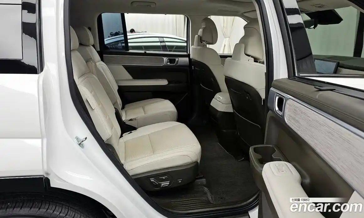 Hyundai Santa Fe 2024 1.6 Автомат в Москве № 126722, фото 18