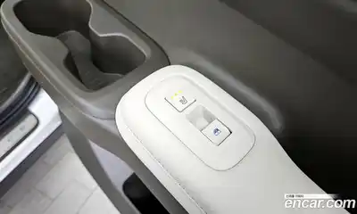 Hyundai Santa Fe 2024 1.6 Автомат в Москве № 126722, миниатюра 3