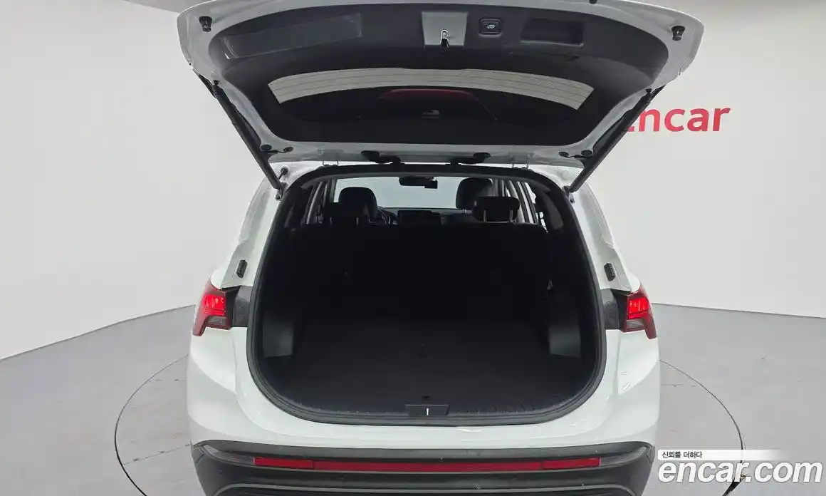 Hyundai Santa Fe 2022 1.6 Автомат в Москве № 127080, фото 11