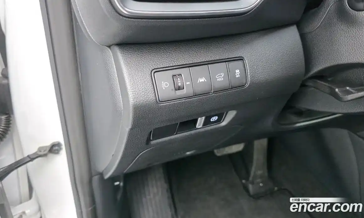 Hyundai Santa Fe 2022 1.6 Автомат в Москве № 127080, фото 17