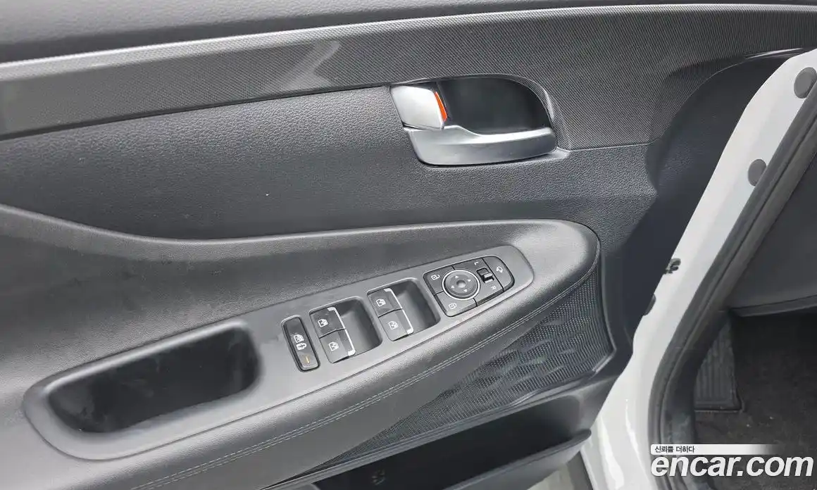 Hyundai Santa Fe 2022 1.6 Автомат в Москве № 127080, фото 9