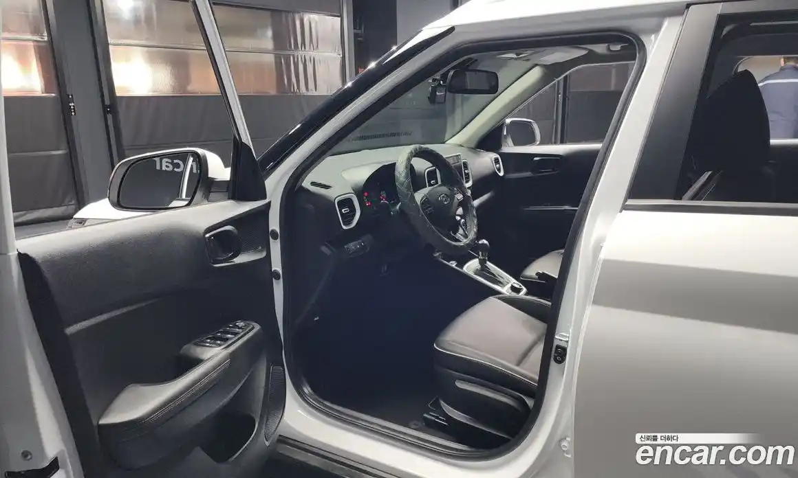 Hyundai Venue 2023 1.6 Автомат в Москве № 130244, фото 1