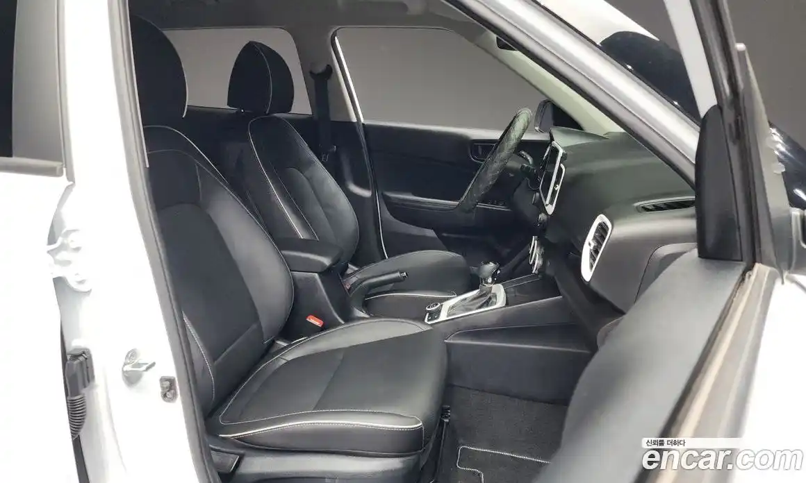 Hyundai Venue 2023 1.6 Автомат в Москве № 130244, фото 14