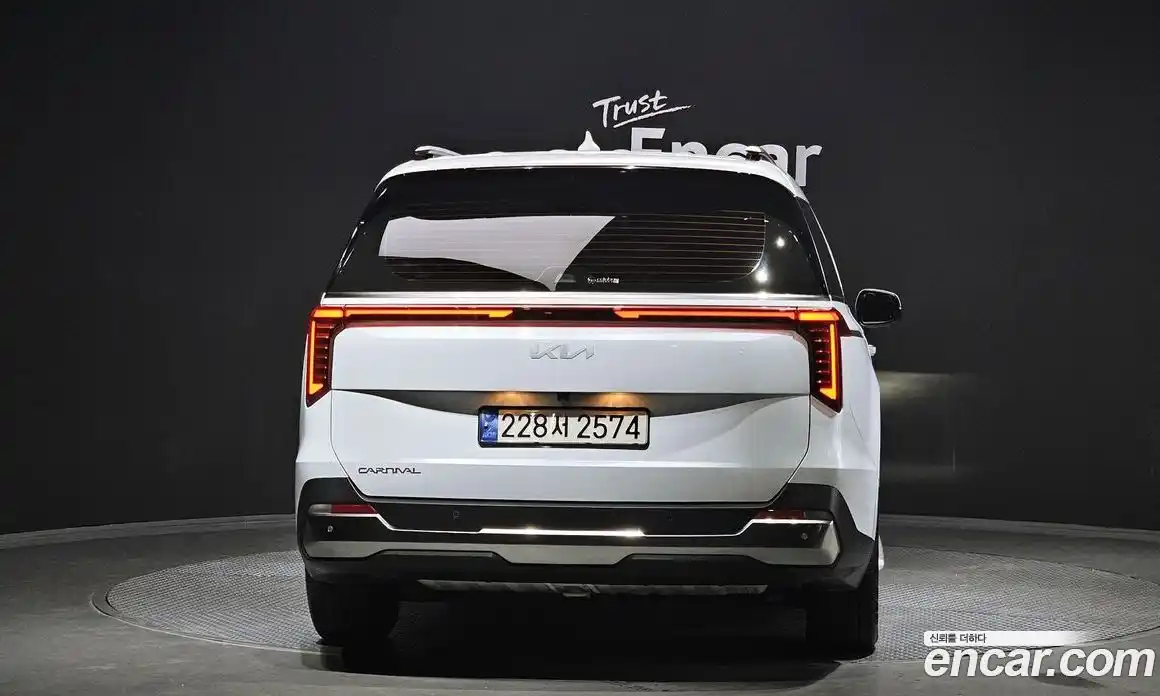 Kia Canival 2024 3.5 Автомат в Москве № 131243, фото 4