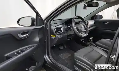 Kia Stonic 2020 1.4 Автомат в Москве № 133574, миниатюра 3