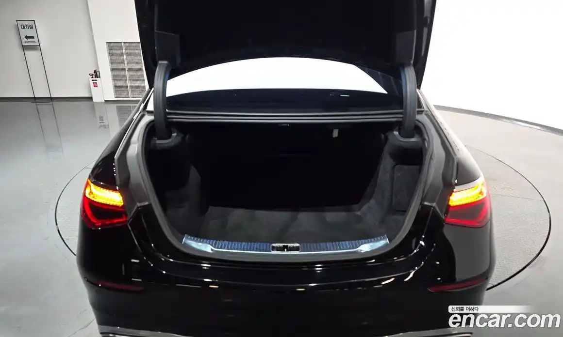 Mercedes-Benz S-Class 2023 4.0 Автомат в Москве № 138305, фото 19