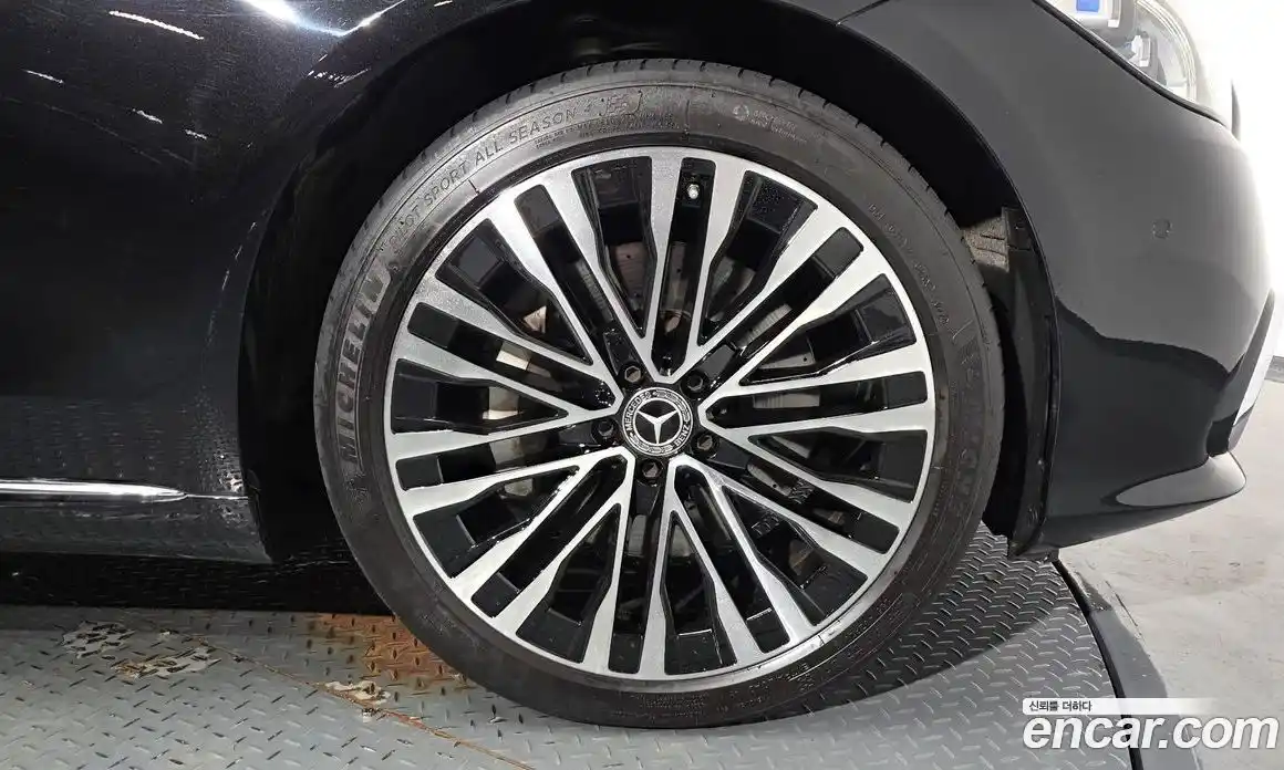 Mercedes-Benz S-Class 2023 4.0 Автомат в Москве № 138305, фото 4