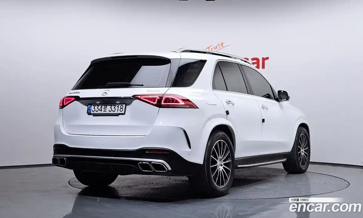 Mercedes-Benz GLE-Class 2023 2.0 Автомат в Москве № 142965, фото 2