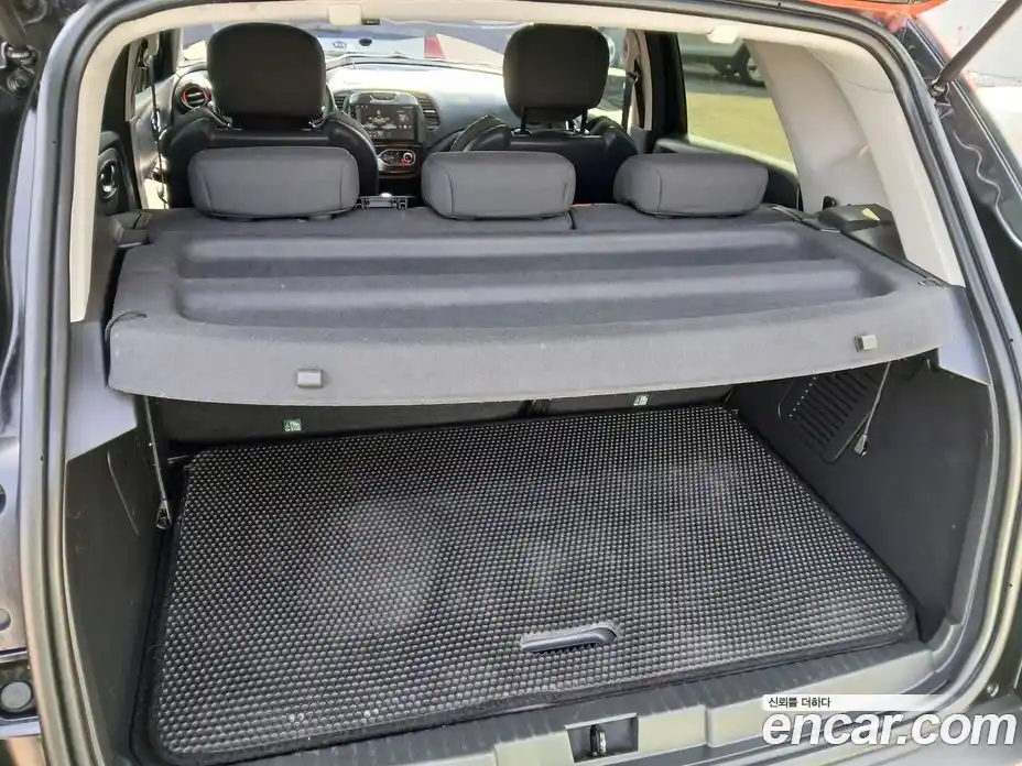 Renault QM3 2014 1.5 Автомат в Москве № 153081, фото 13