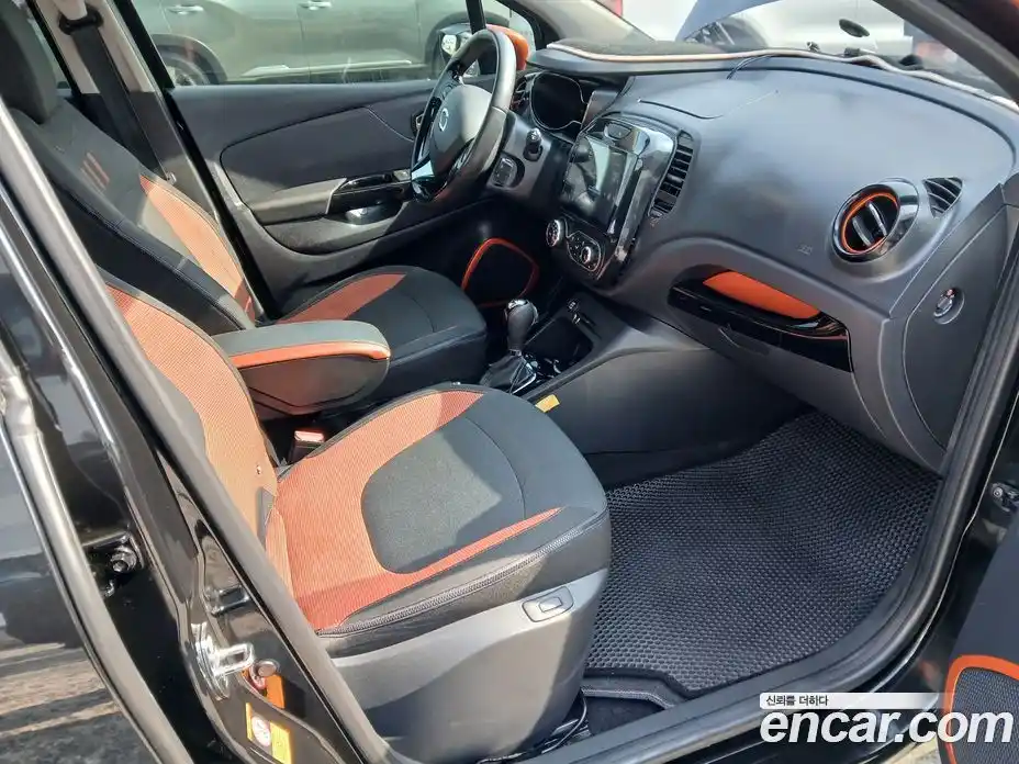 Renault QM3 2014 1.5 Автомат в Москве № 153081, фото 15