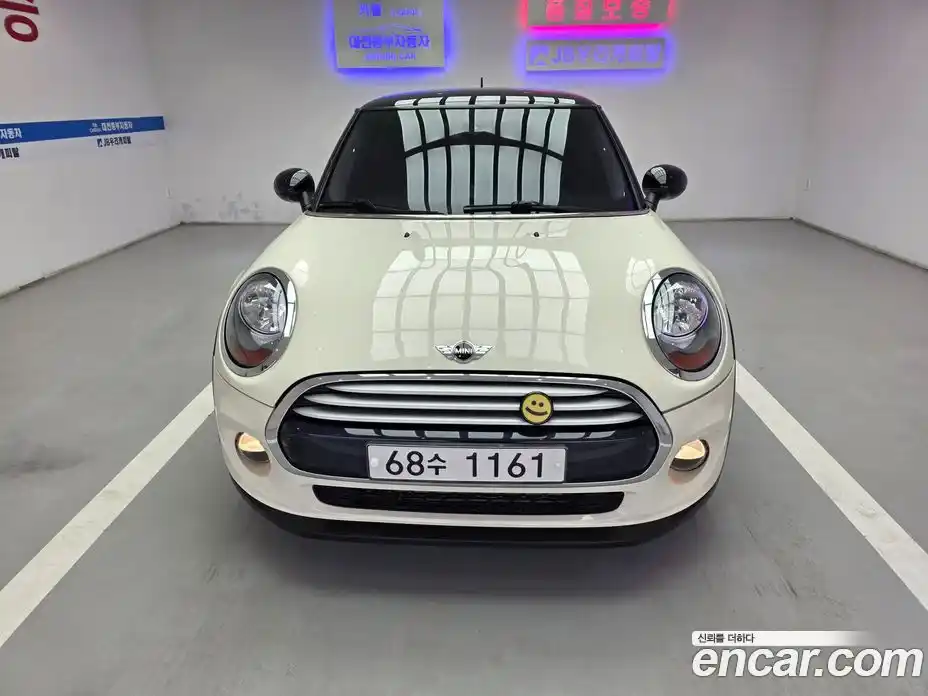 Mini Cooper 2015 1.5 Автомат в Москве № 154268, фото 3