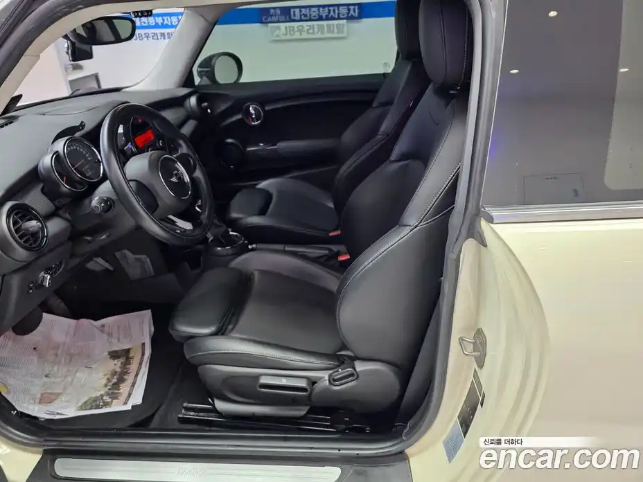 Mini Cooper 2015 1.5 Автомат в Москве № 154268, фото 10