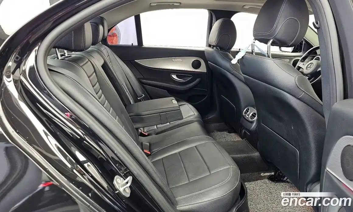 Mercedes-Benz E-Class 2017 2.0 Автомат в Москве № 161303, фото 12
