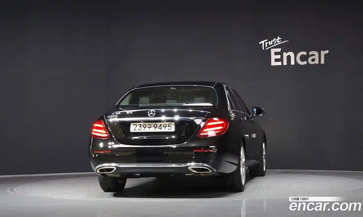 Mercedes-Benz E-Class 2017 2.0 Автомат в Москве № 161303, фото 4