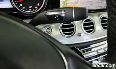 Mercedes-Benz E-Class 2017 2.0 Автомат в Москве № 161303, миниатюра 9