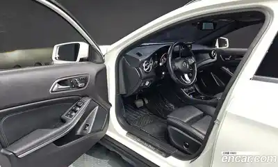 Mercedes-Benz GLA-Class 2018 2.0 Автомат в Москве № 161357, миниатюра 12
