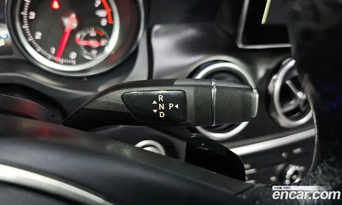 Mercedes-Benz GLA-Class 2018 2.0 Автомат в Москве № 161357, фото 13