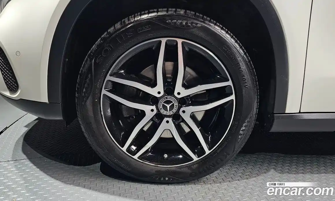 Mercedes-Benz GLA-Class 2018 2.0 Автомат в Москве № 161357, фото 18