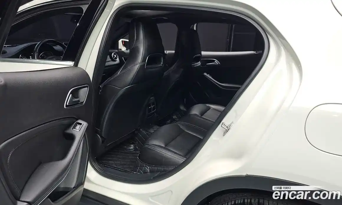 Mercedes-Benz GLA-Class 2018 2.0 Автомат в Москве № 161357, фото 20