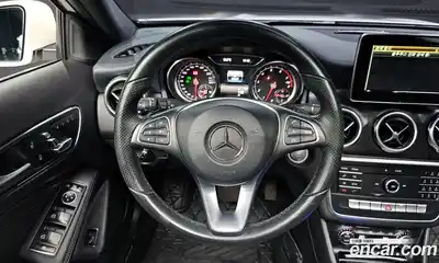 Mercedes-Benz GLA-Class 2018 2.0 Автомат в Москве № 161357, миниатюра 2